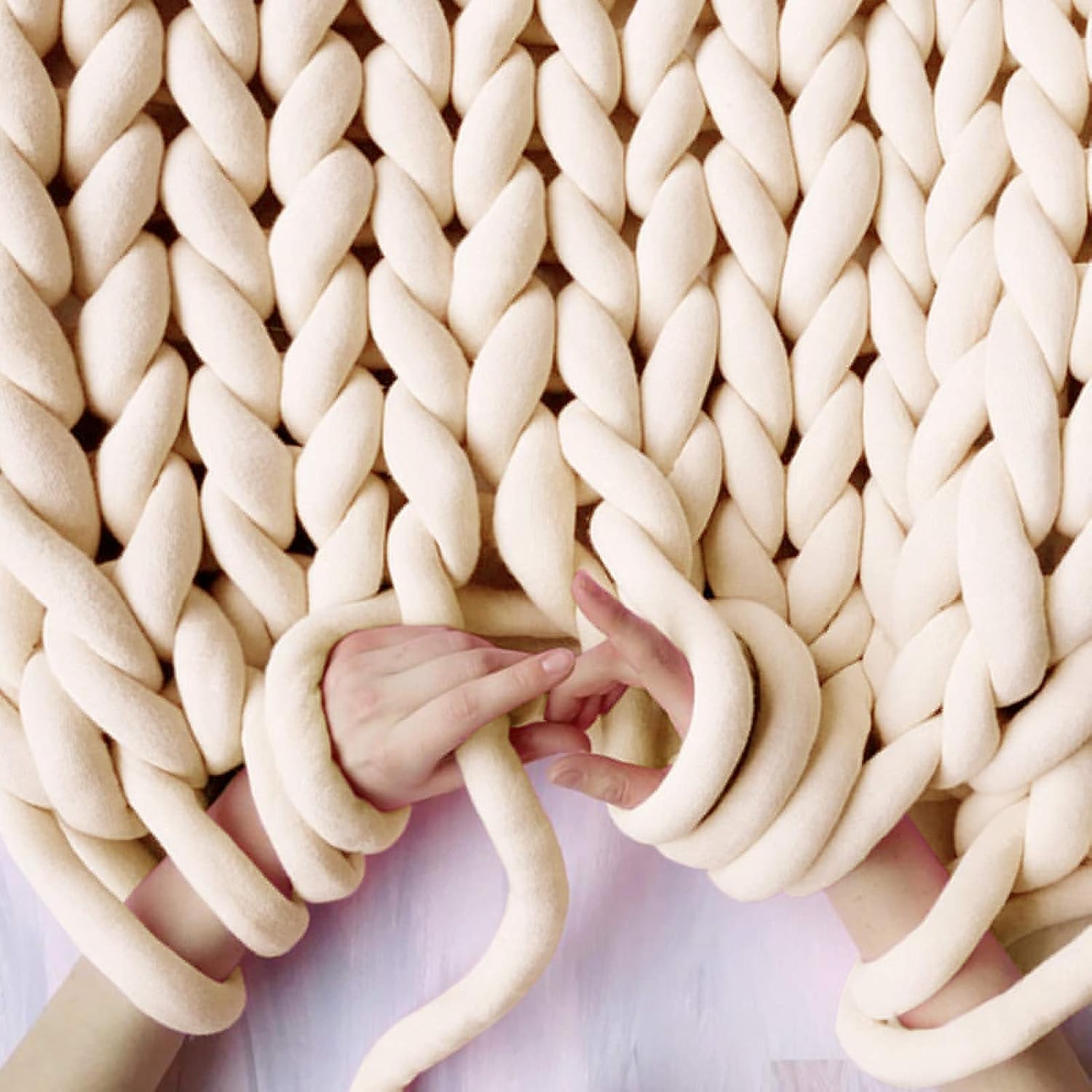 Daoyuan Chunky Knit Throw Blanket Oversized Hand-Woven Thick Thread Blanket Warm and Comfortable Suitable for Home Decoration Sofa Bed Pet Mat Gift