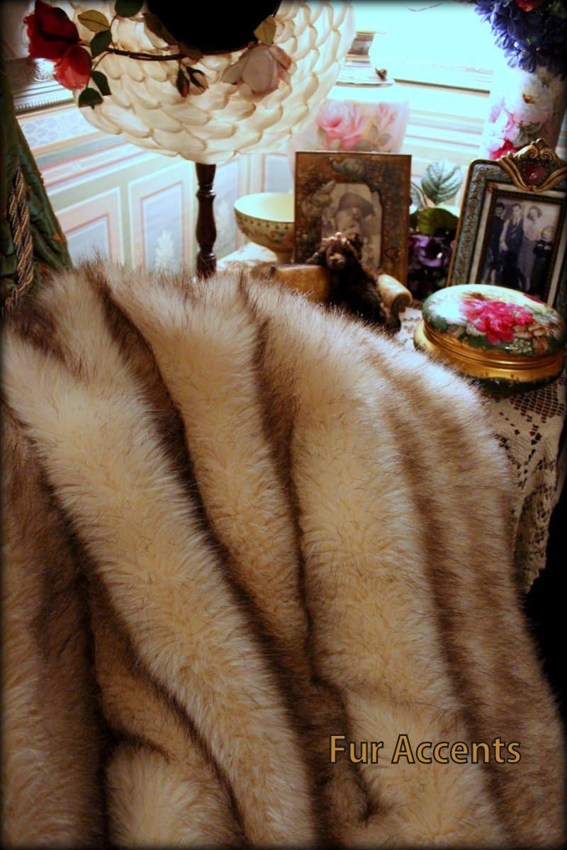 Fur Accents Throw Blanket/White Arctic Fox with Brown-Tips/Silky Soft Minky Fur Backing 5' X 6' - Image 3
