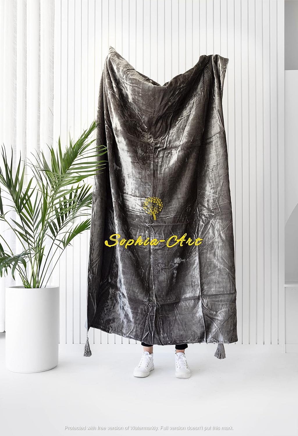 Sophia-Art Luxury Crushed Velvet Throw Blanket with Tassels Sofa Bed Soft Blankets Boho Warm Throws Cozy Plush Lightweight Pet (108x90 inches, Royal Blue) - Image 7